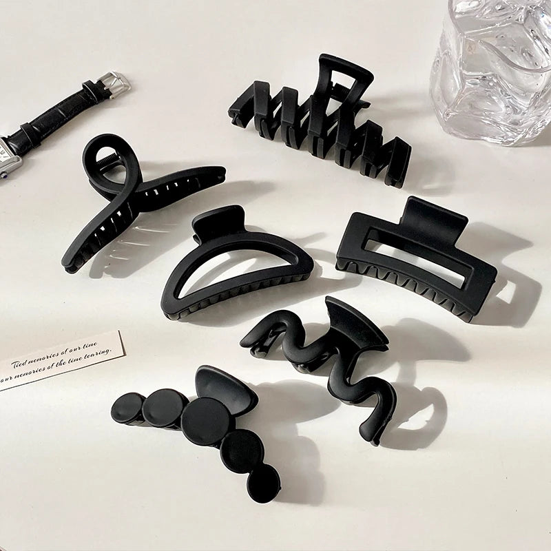 Elegante schwarze Haarspange mit geometrischem Design für Damen
