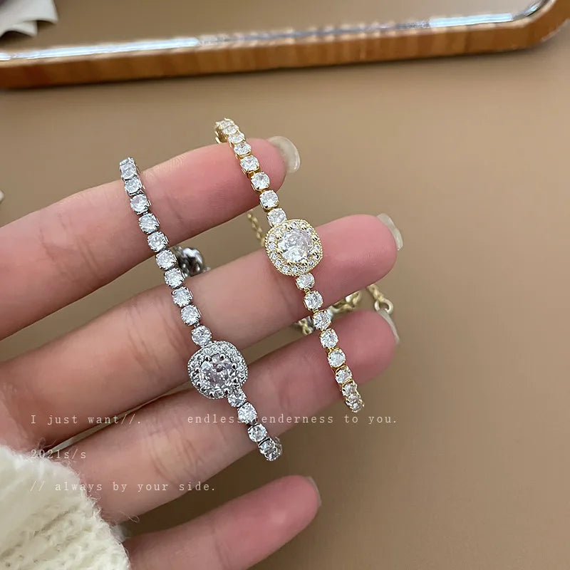 Verstellbares Damen Armband mit funkelnden Zirkonia, 18K Goldoptik