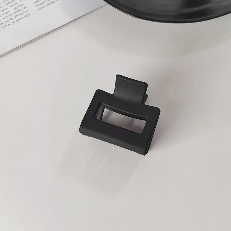 Elegante schwarze Haarspange mit geometrischem Design für Damen